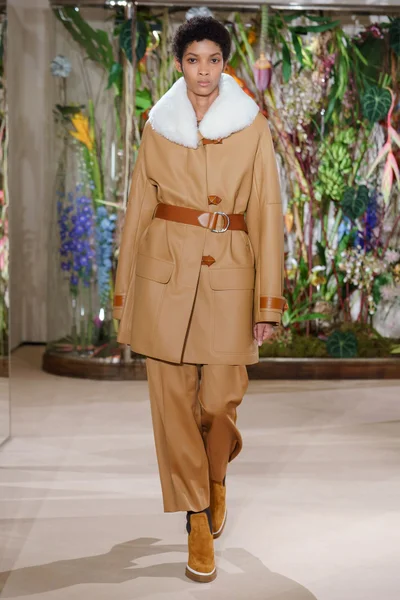 Look 29
